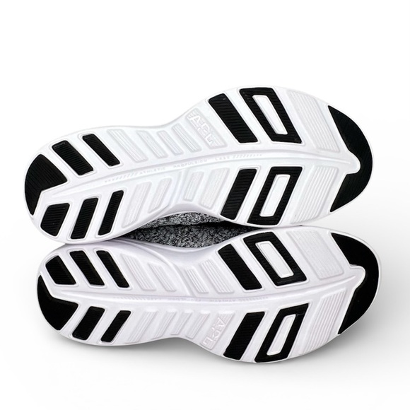 NEW APL Phantom Techloom Running Shoe Women’s Size 9.5 Gray & White Sneakers New - Picture 7 of 9